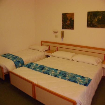 Hotel Villa Del Sole Rimini Luaran gambar