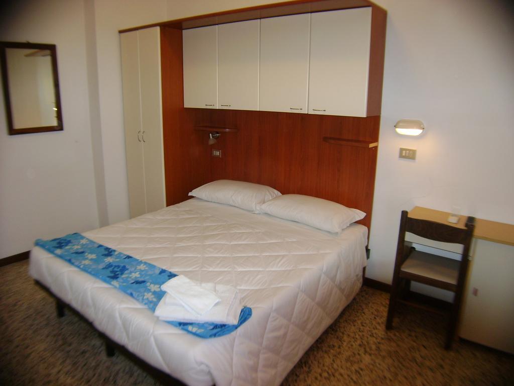 Hotel Villa Del Sole Rimini Luaran gambar
