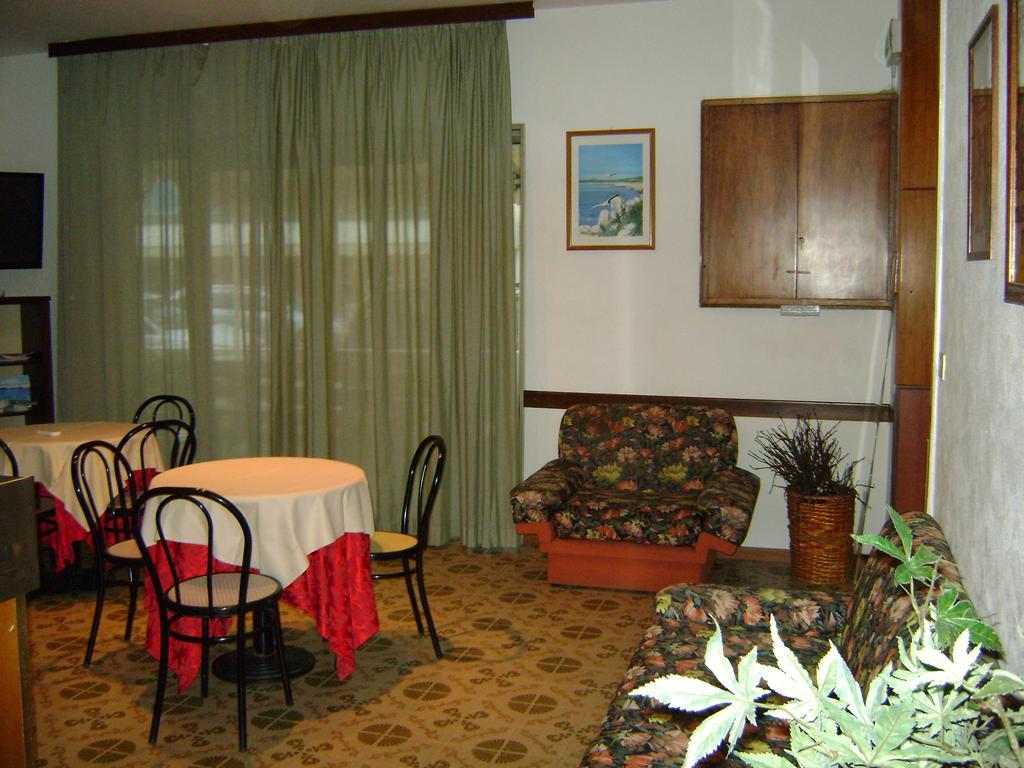 Hotel Villa Del Sole Rimini Luaran gambar