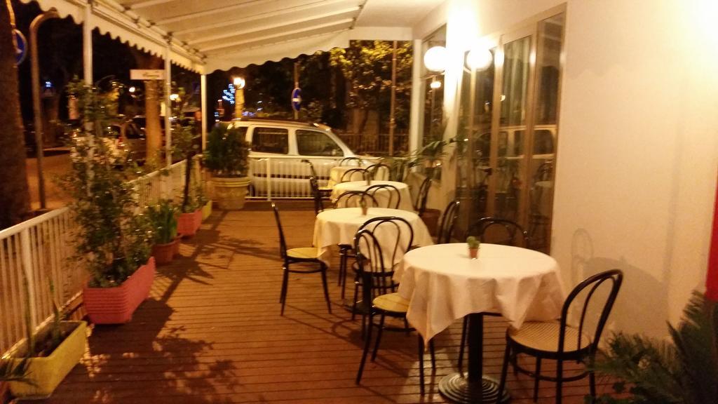 Hotel Villa Del Sole Rimini Luaran gambar