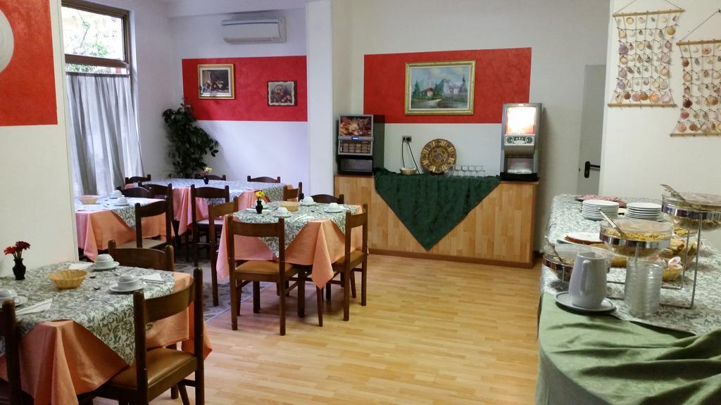 Hotel Villa Del Sole Rimini Luaran gambar